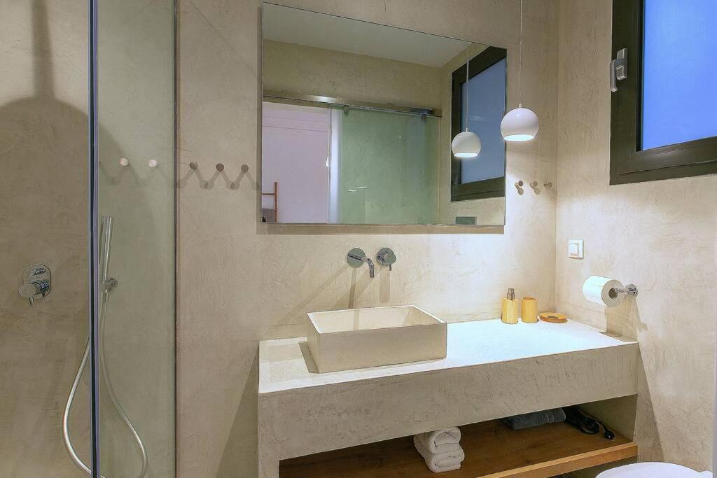 Athens Center Modern Apt In Art Nouveau Building ภายนอก รูปภาพ